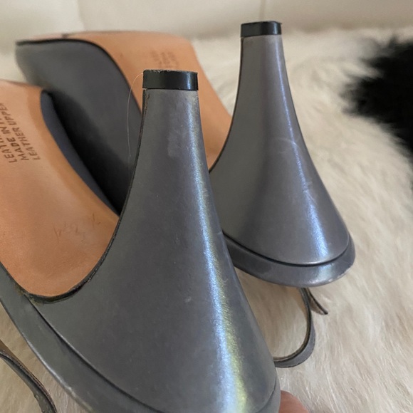 Vintage Salvatore Ferragamo sling back shoes - Picture 7 of 8